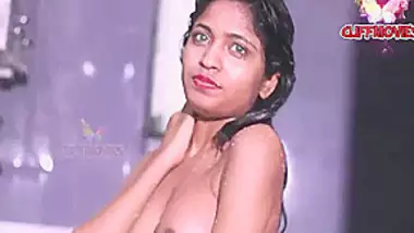 Desi Girl Doing Sex During Bathing With Her Bf