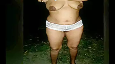 Desi Boudi Big Boobs Striping Wife Outdoor