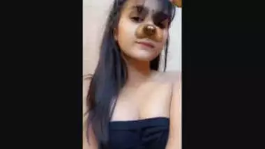 Desi gf show her cute boobs