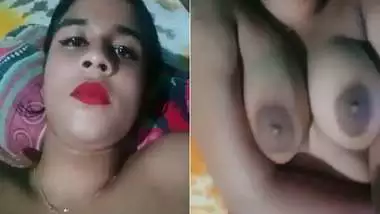 Desi girl spreading pussy for lover MMS