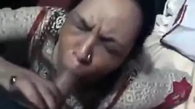 Telugu sex movie scenes of desi aunty engulfing pecker like porn star