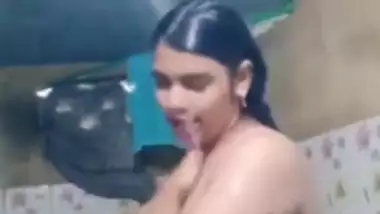 Sexpoorns - Bigboob girl bathing indian sex video