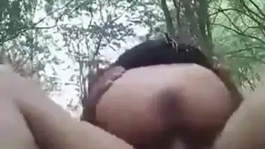 Village Teen Girl Ass Bouncing Sex Outdoors With Lover