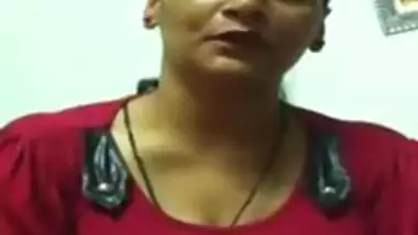 Bhabhi Shows Boobs n Handjob Hindi Audio