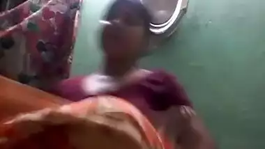 Bengali Boudi Stripping Masturbating