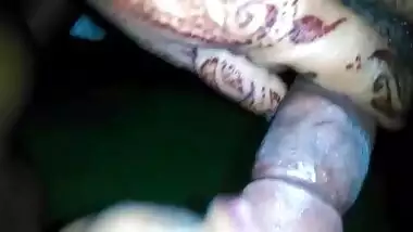 bhabhi giving blowjob habdjob