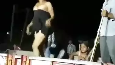 Two Indian girls dance like porn stars during crazy outdoor festival