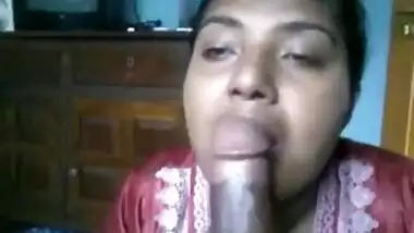 Amazing Blowjob MMS Of Horny And Sexy Bengali Aunty