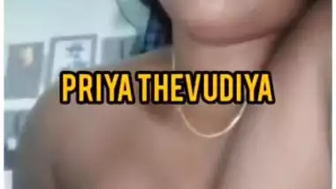 XXX video of Desi girl who wants popularity playing with the penis