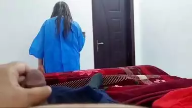Man seduces a nurse and fucks her in the Pakistani xxx video