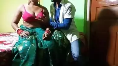 A doctor fucks a busty lady’s cunt in his clinic