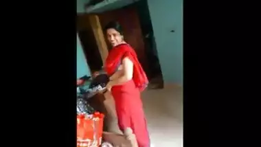 Big boobs Lucknow aunty in saree enjoys sex with hubby