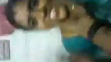 Southindian Tamil Aunty Showing her Boobs to her BF