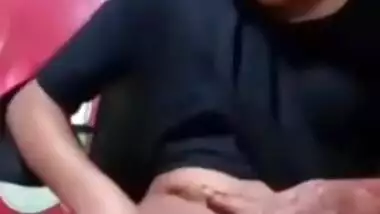 Horny Bangladeshi XXX girl MMS video where she exposes her Desi vagina