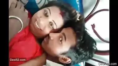 Desi Devar bhabi sexy kissing video