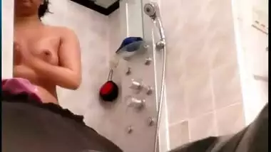 homemade indian sex bhabhi in shower leaked mms