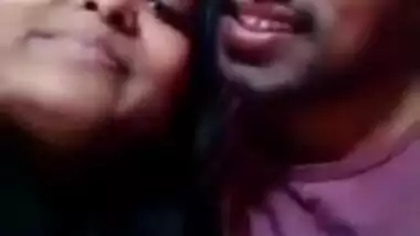 Indian lovers exchange XXX kisses before becoming in mood for sex