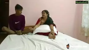 Bangla sex video of me and my friend’s busty mom