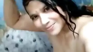Desi Hot Sexy Bhabhi Bathing Vdo
