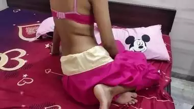 Hot Begum In Romantic Mood Want Big Dick Alone At Home