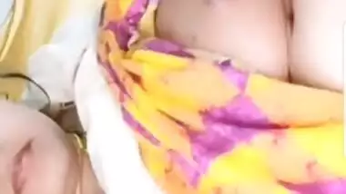 Horny busty Indian Bhabhi livecam sex video