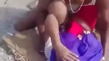 Horny Desi Outdoor field fucking cam