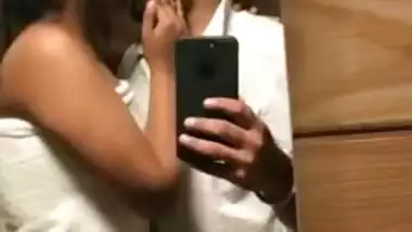 Man films on phone camera how he kisses Indian and touches her XXX butt