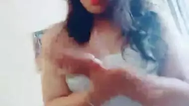 Desi Chubby Girl Big Tits and Cleavage