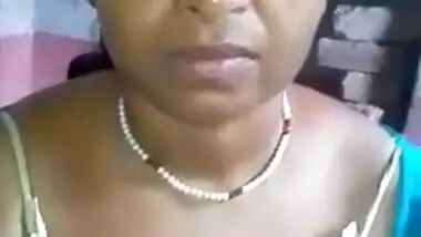 Desi bhabi show boob