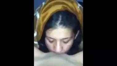  lesbo girl sucking her roomate