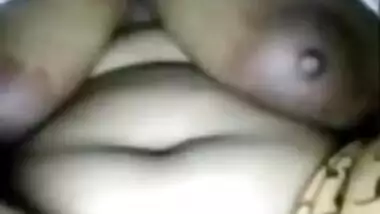 Big boob Bhabi Fingering On Video Call