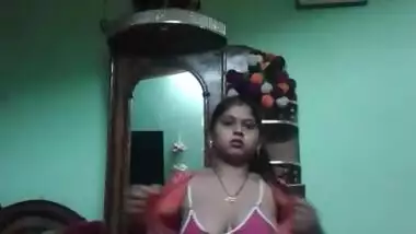 Desi Boudi Saree Strip Show