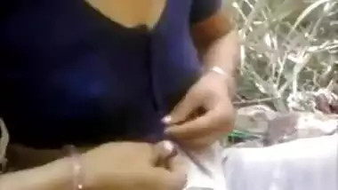 Indian village aunty fucked in her own farm