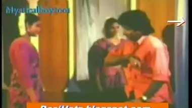 boy friend removing dress of mallu aunty for sex in mallu masala