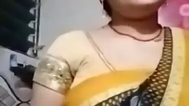 Desi Sexy Mom Showing Boob Pussy N Ass