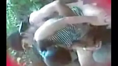 Indian outdoor sex scandal clip of local student with lover in garden