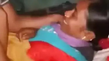 Desi whore in sari tempts boy into a XXX act of procreating on camera