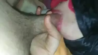 Pakistani slut gives a blowjob to her neighbor