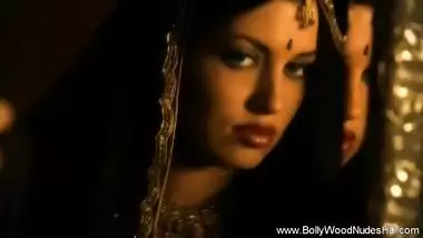 Indian Sultry Exotic Temptress Making Sense