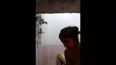 sexy bhabhi bathing mms