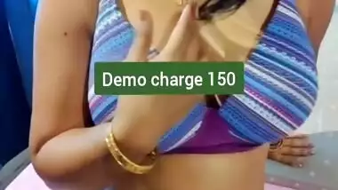 Bhabhi Sexy Chut Mai Ungli Dali