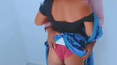 A teacher bounces on her student’s dick in Bangla sex video