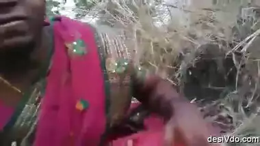 Village bhabhi fucking in Jungle