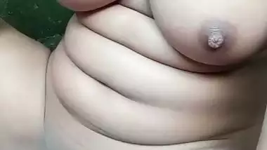 Cute girl outdoor nude video making for boyfriend