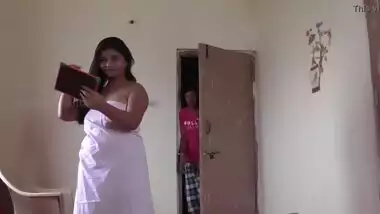 Hot desi bhabhi in bath dress