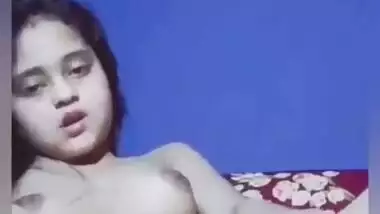 Horny Bangladeshi Chittagong Girl dildoing pussy