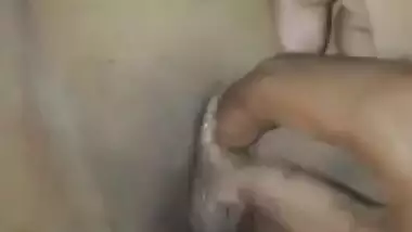 Mature bhabhi shaved cunt fucking