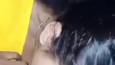 Kolkata girl blows her stepbrother in a Bangla sex video