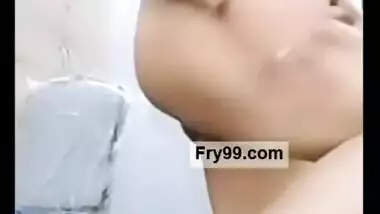 Paki Bhabi Playing With Lover Smoking and Pussy Licking Using Chocolate Cream