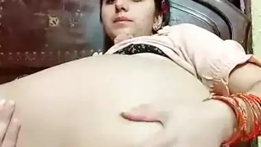 Desi Super Sexy Girl showing boobs and Ass Part 1